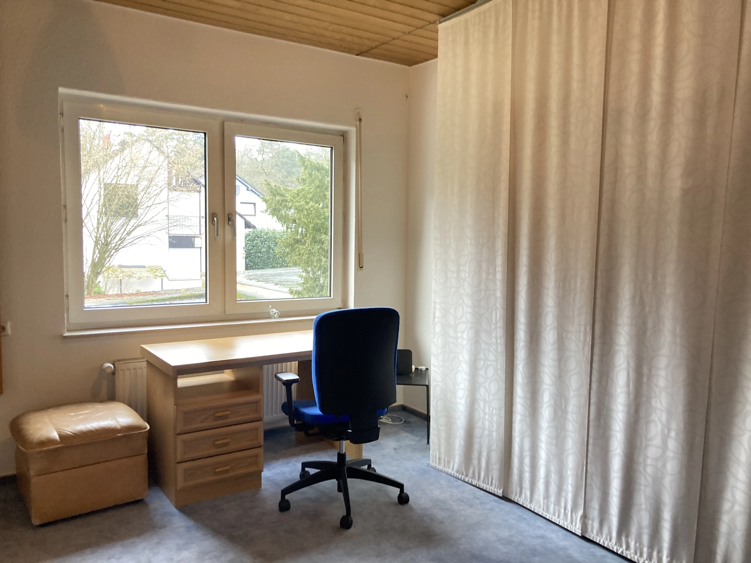 AusZeit  — Apartment am Kölner Stadtrand — Rösrath — Arbeitszimmer